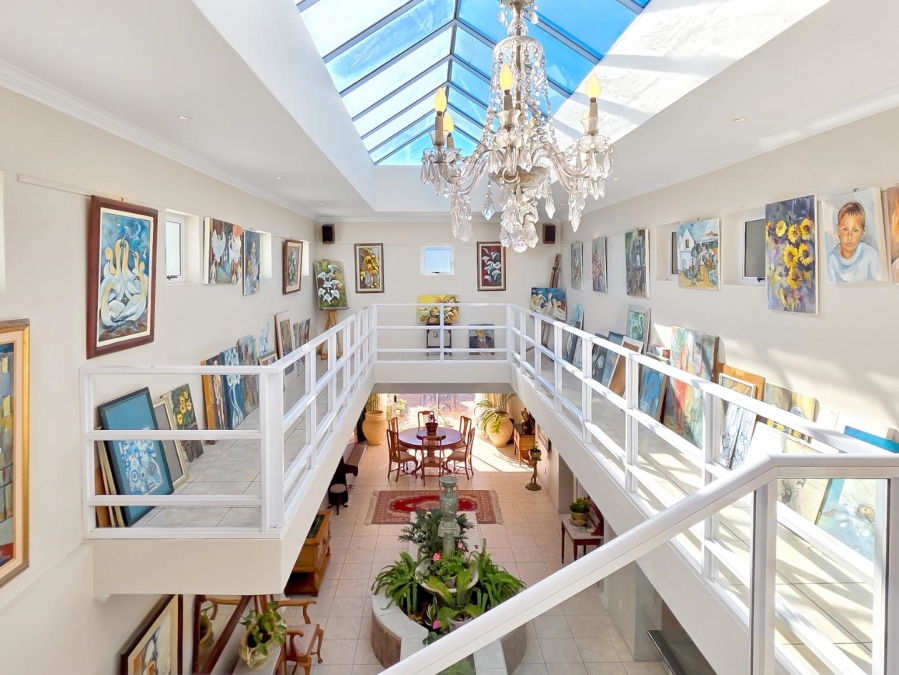 5 Bedroom Property for Sale in Bloubergstrand Western Cape
